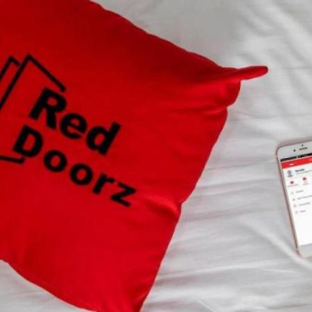 Reddoorz Near Plaza Atrium Senen Hotell Jakarta Exteriör bild