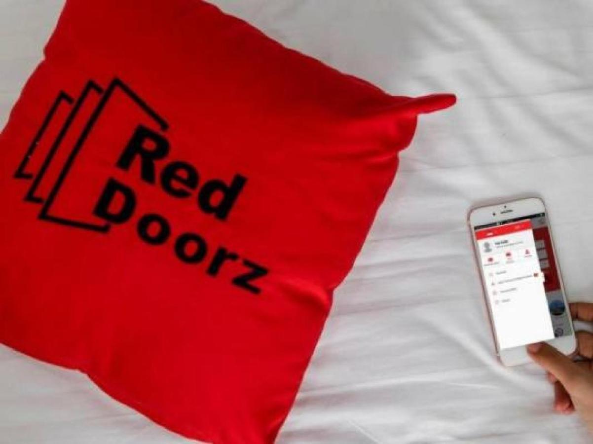 Reddoorz Near Plaza Atrium Senen Hotell Jakarta Exteriör bild